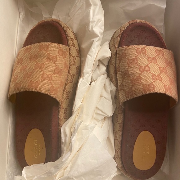 Gucci women’s original GG slides - Picture 3 of 6